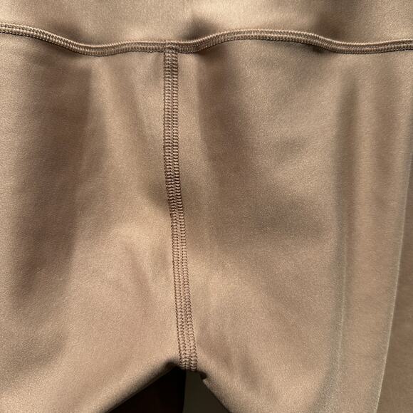 Alo Yoga Airlift Intrigue Bra 7/8 High-Waist Airlift Legging Toasted Almond XS - Picture 15 of 16